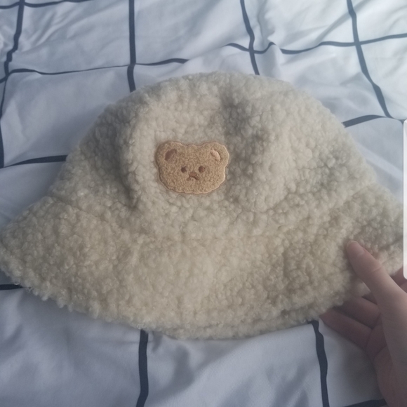 *NWOT!* Cute Bear Embroidered Bucket Hat - Picture 11 of 11
